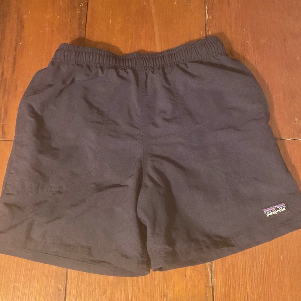 Boys Patagonia Baggies Size L in Navy